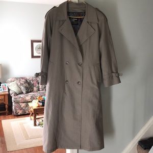 London Fog trench coat; removable lining; size 18